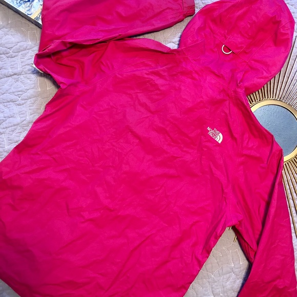 NorthFace Women’s Rain Jacket - Picture 6 of 6